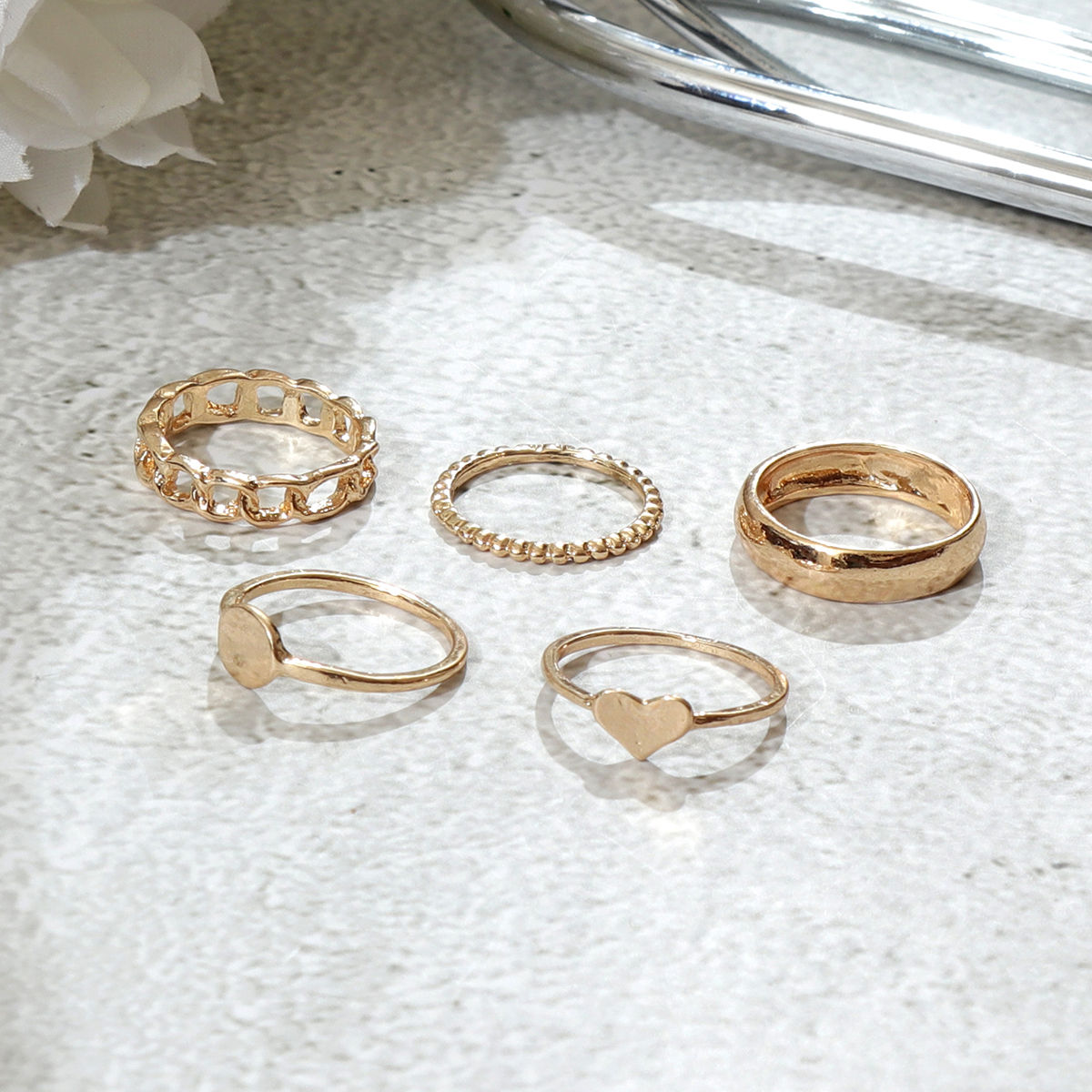 Pipa Bella By Nykaa Fashion Set Of Minimal Gold Rings Pack Of