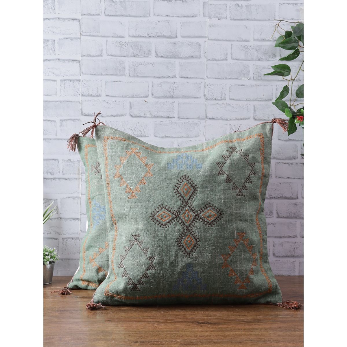 Eyda Linen Embroidered Cushion Covers Set Of 2 20X20 Inch Buy Eyda