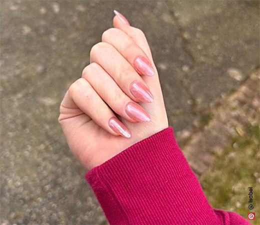 Jenna Ortega’s Pink Metallic Nails