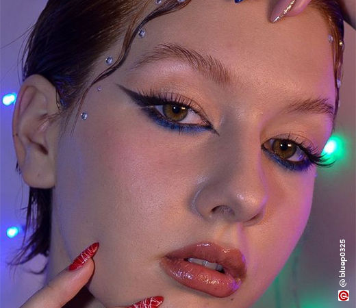  reverse cat eye graphic eyeliner 