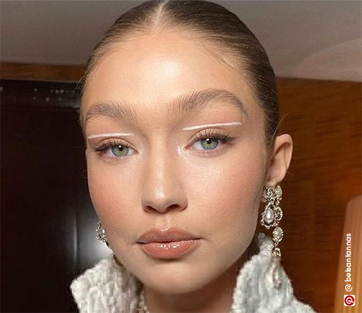 floating graphic eyeliner look