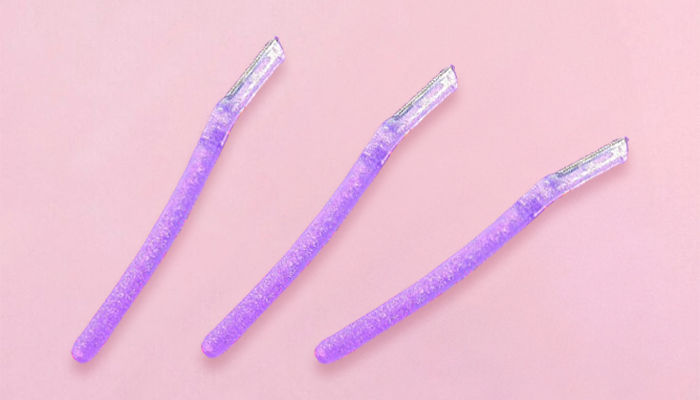 Bombae Face Razor Will Save You a Trip to the Salon