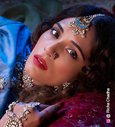 Richa Chadha wearing brown-toned glam makeup
