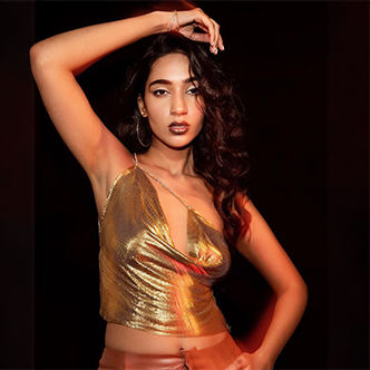 Lea Clothing Kendall Gold Chainmail One-shoulder Backless Top