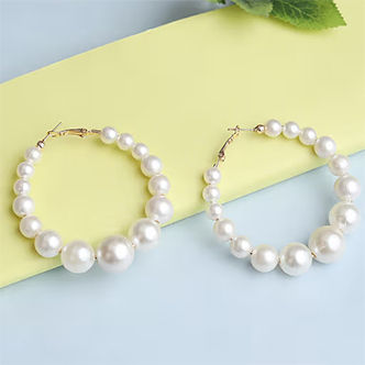 Blueberry White Princes Pearl Hoop Earring
