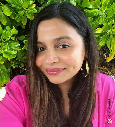 Shaheen Bhatt wearing shimmer eyeshadow
