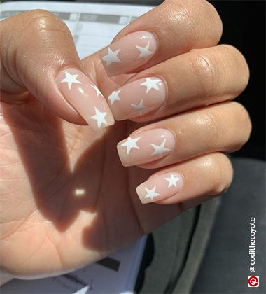 Nude star nail art 