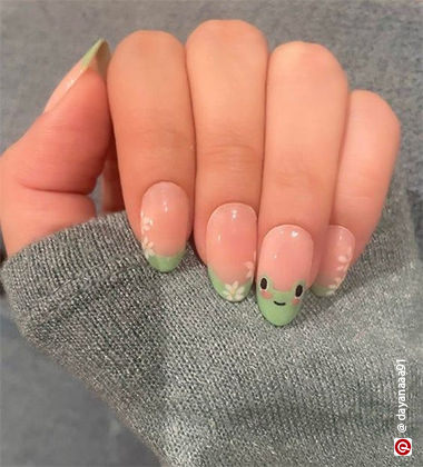 Frog nude nail art