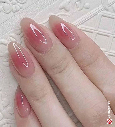 Blush nail art