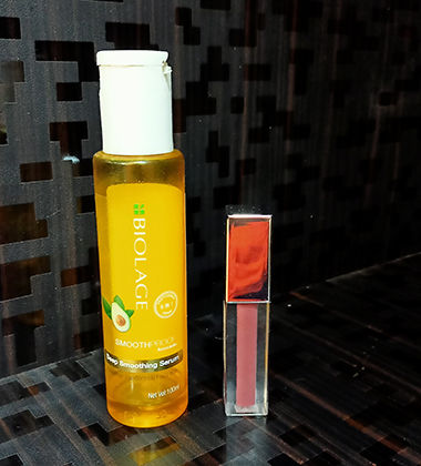 Matrix Biolage Smoothproof Professional 6-In-1 Deep Smoothening Hair Serum For Dry & Frizzy Hair & Swiss Beauty Plump Up Wet Lip Gloss For Glossy And Fuller Lips - 8 Deep Desire