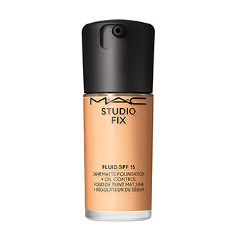 M.A.C Studio Fix Fluid SPF 15 Soft Matte Foundation With Hyaluronic Acid - NC20