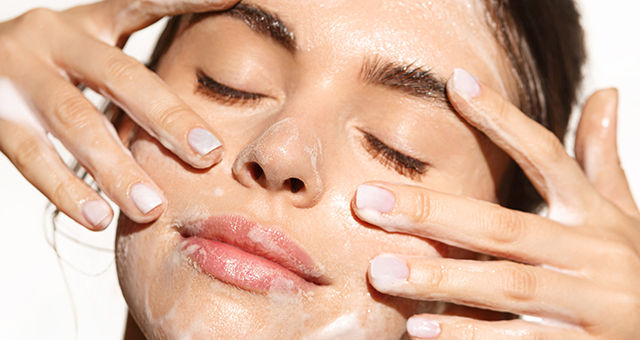 Natural Home Remedies To Get Rid Of A Dark Neck