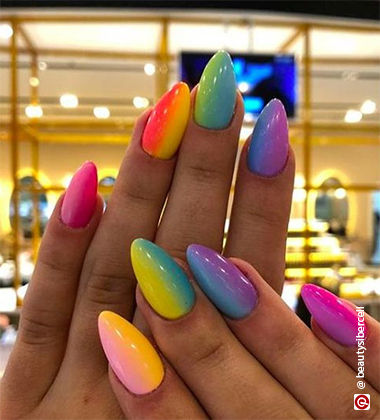 Vertical ombre nails