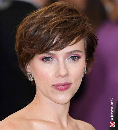 Scarlett Johanson with pixie haircut

