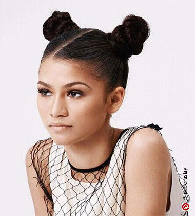  zendaya with space buns