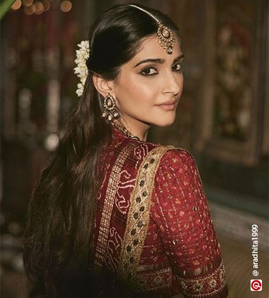 Sonam Kapoor Ahuja wearing kohl rimmed eyes
