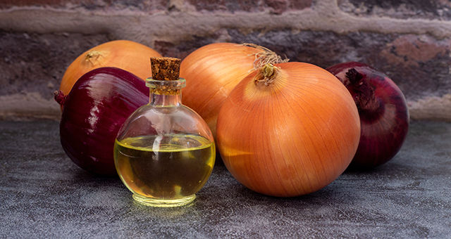 6 Incredible Benefits Of Onion Juice For Hair
