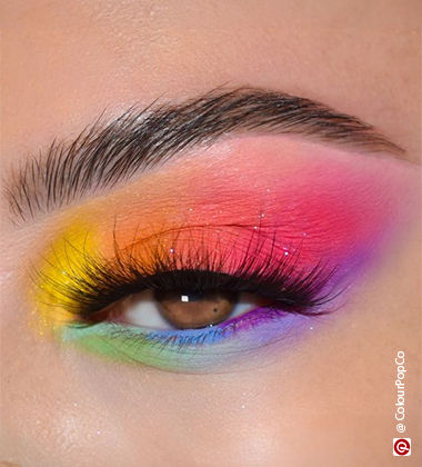 Colourful eyeshadow smoky