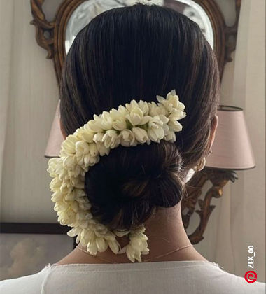 Side Gajra Juda Hairstyle