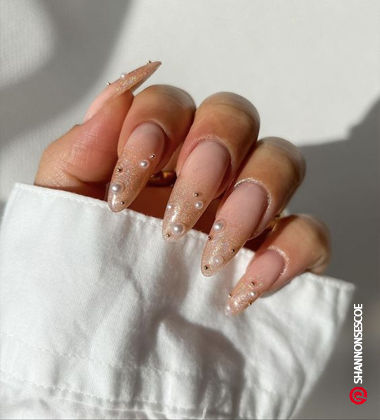 Pearl Glitter Nail Art