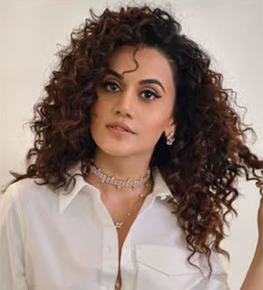 Layered Curly Hairstyle
