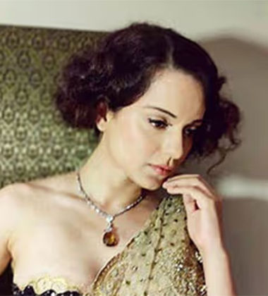 Side Parted Short Curls Hairstyle
