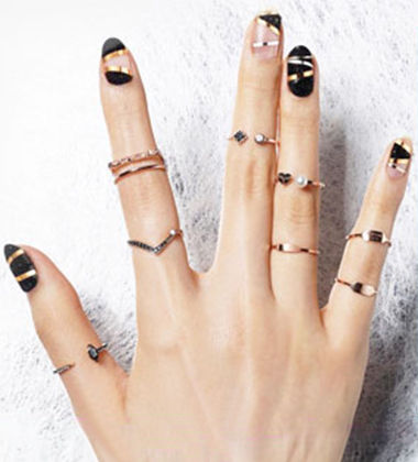 Futuristic Nails - Elegant Korean nail art
