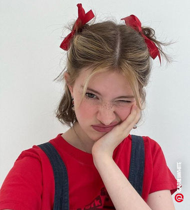 Mini Buns hair style in straight hair
