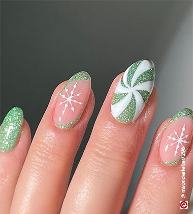 Candy Swirl Christmas Nail Art 