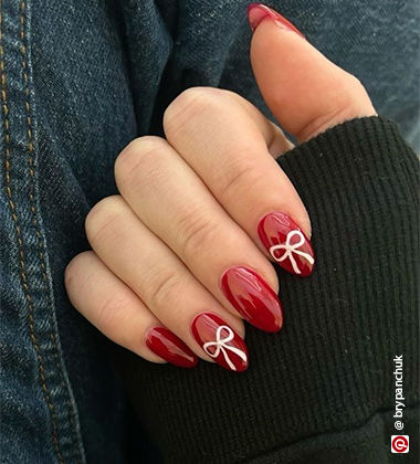 Bows Christmas Nail Art