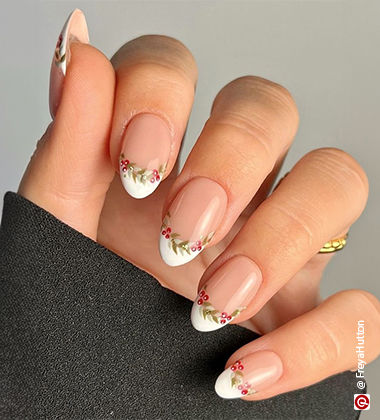 Christmas Wreath Christmas Nail Art