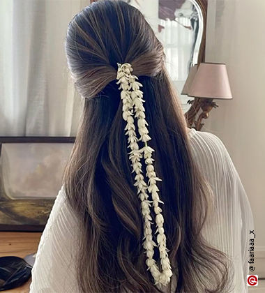 Minimal Gajra Hairstyle For Long Hair