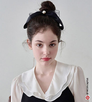 hair style on round face - puff with a bow
