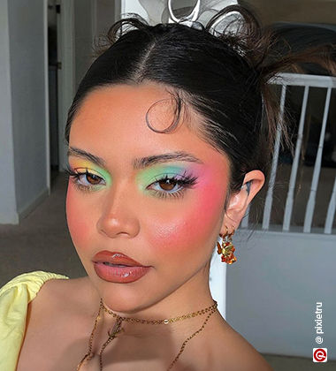 woman with green eyeshadow