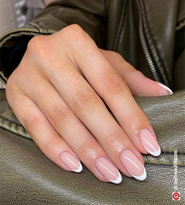 easy simple nail art designs - french manicure

