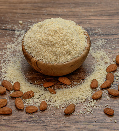 how to prevent ingrown hairs with grounded almond
