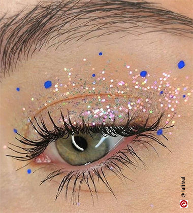 festive eye makeup - glitter bomb
