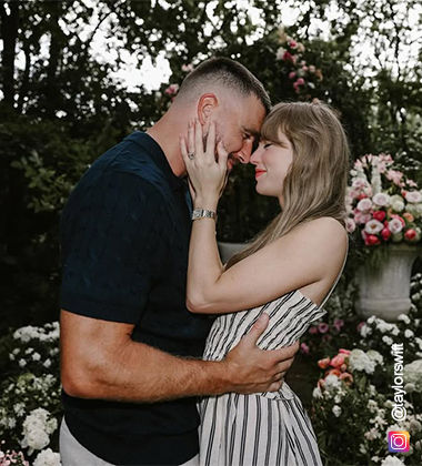 Taylor Swift’s Proposal Ready nails