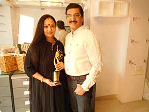 Picture perfect with Bharat and Dorris - 3