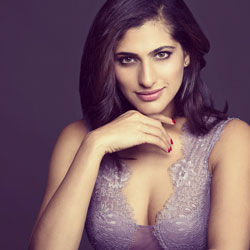 What makes Kubra Sait a stellar hostess - 5