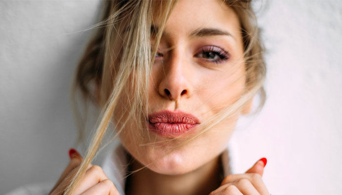 7 Lip Balm Beauty Hacks Youll Love - 1