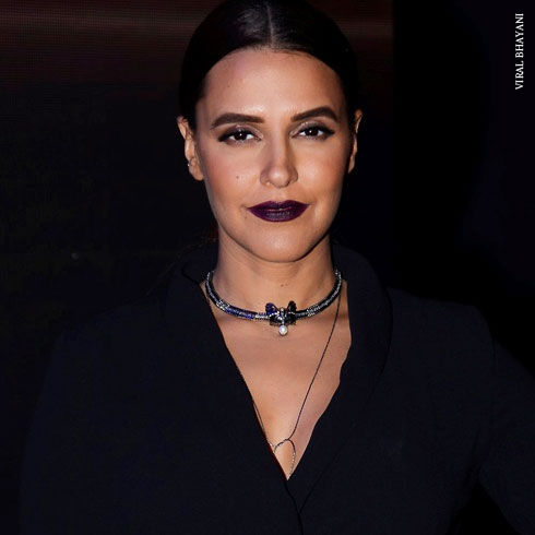 STARLETS IN THE RAIN: 8 Celeb Beauty Looks - 6