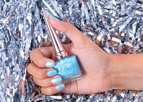 Go Holographic With Nykaa Unicorn Potion Nail Enamel - 4
