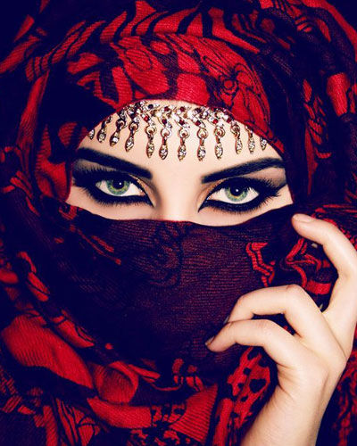 Beauty Looks For Bucket List Destinations - 3