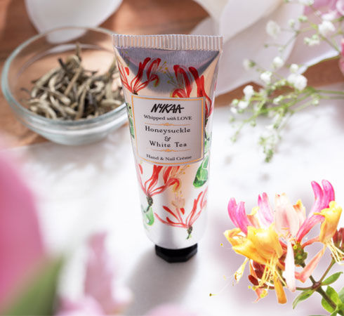 Nykaa Hand & Nail Cream- Honeysuckle & White Tea