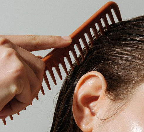 How To Tame Hair Static This Winter - 5