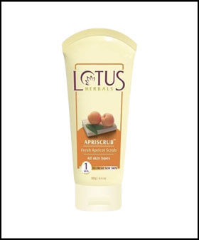 Best blackhead scrub- Lotus Herbals Apriscrub Fresh Apricot Scrub