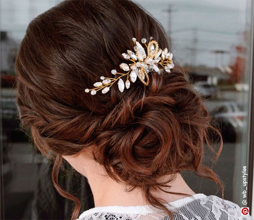 Comb pins with flower details