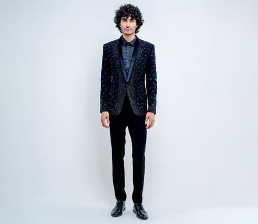 Varun Chakkilam Black Metallic Scattered Suit