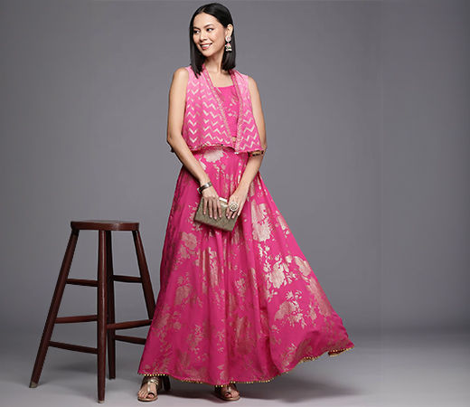 Ahalyaa Floral Crop Top With Skirt And Cape